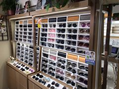 -视野联行眼镜·蔡司授权店(长白万象汇店)