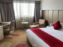 -杭州滨江宝龙城华美达酒店