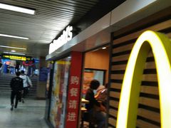 门面-麦当劳(中山公园龙之梦店)