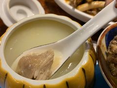 -臻鲜燕海鲜融合餐厅(金陵style店)