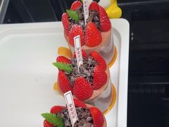 -花花卷卷·鲜食蛋糕(泉屋店)