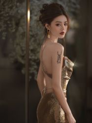 -艾米丽婚纱礼服