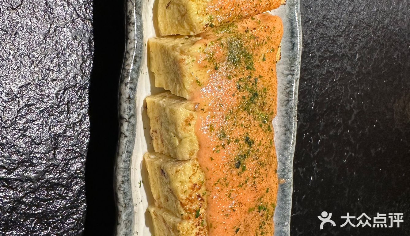 鲜嫩入味，鳗鱼骨炸制后酥脆入味，。雪花和牛冰激凌