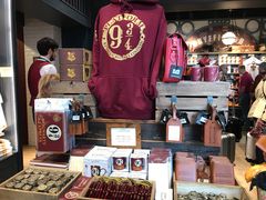 -九又四分之三站台哈利波特商店