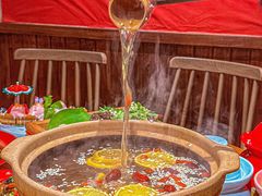 -郭婆婆疯子鸡·土货江湖菜馆