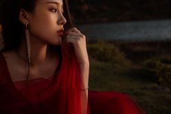 点击看大图 -挪娅婚纱摄影皇家会所