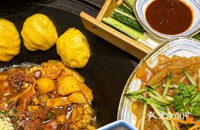 Stewed Goose in Iron Pot