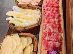 -热火朝天鲜切牛肉火锅(南强街巷店)