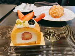 草莓蛋糕卷-Salon de The de Joel Robuchon(外滩18号店)