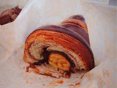 巧克力香蕉羊角包-OUR Bakery(三里屯太古里店)
