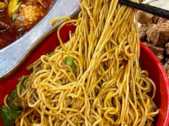 -爆炸头阿姨小四川正宗川味小吃(无任何分店)