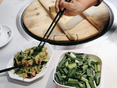 -鲁员外地锅鸡地锅鱼(古墩路店)