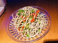 香椿苗拌豆腐丝-谢蟹浓·肉蟹煲(新奥店)