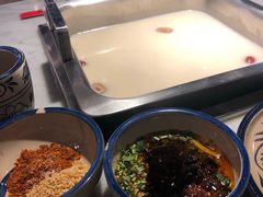 -尚尚仙·酸汤猪手·猪肚鸡火锅(华联万柳购物中心店)