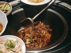 -挂旗柴锅鸡(蚌山区嘉年华店)