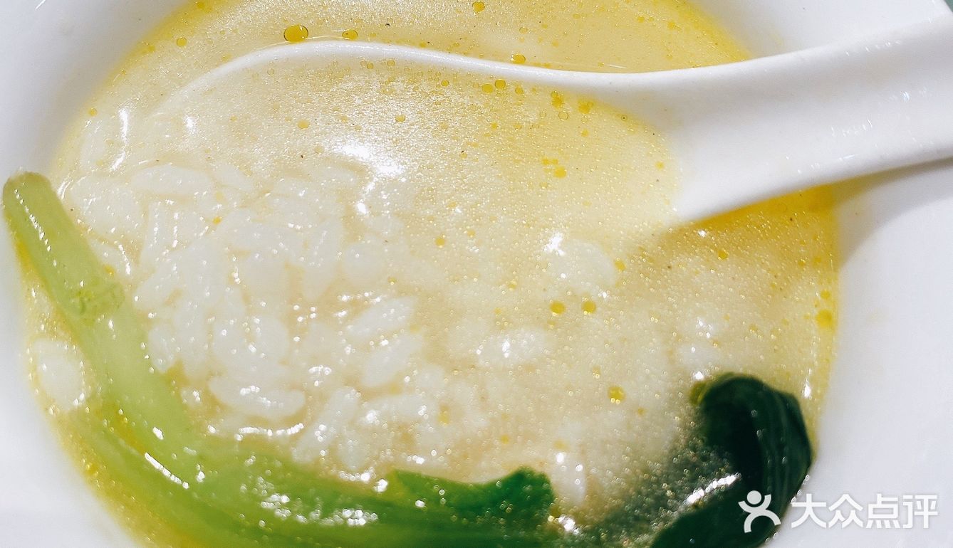 人均也不错。性价比很高 吃完饭直接可以南下塘溜达