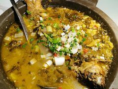 祖传石锅武昌鱼-小凤庭·地道湖北菜武昌鱼·藕汤(38年黄鹤楼店)
