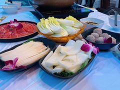 -鲜入围煮花胶鸡海鲜火锅