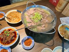 翘脚牛肉中锅-肖四女乐山跷脚牛肉(南汇大学城生活广场店)