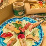 没人能拒绝这碗满满刺身的竹筒饭！没有人！
