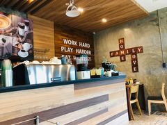 -Chom Cafe and Restaurant