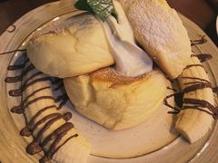 榛果巧克力奶油芝士舒芙蕾松饼-UPPER KITCHEN(延安路店)