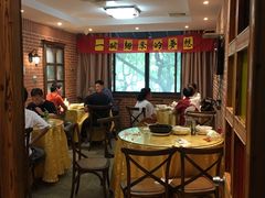 大堂-何记面馆(龙泉山店)