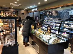 面包甜点陈列柜-红跑车(三牌楼店)