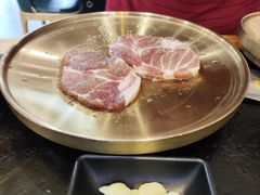 -臻牛烤肉