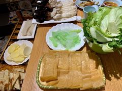 -超越炭火牛蛙火锅鸡(河东店)