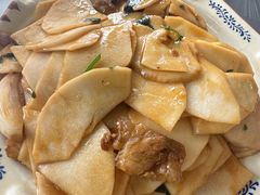 竹笋炒花腩-盛得农家美食·无花果浸鸡·古法烧鸡·竹筒饭(白水寨森林海店)