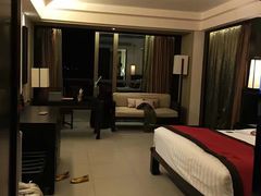 -三亚湾海居铂尔曼度假酒店