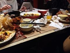 -虾弄弄海派小龙虾·牛羊蝎子火锅