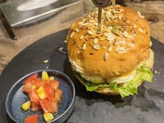 -HIGH FIVE哈福手工汉堡(桂林路店)