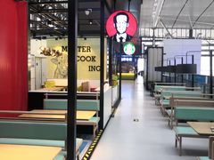 -星巴克(青岛火车北站候车大厅店)