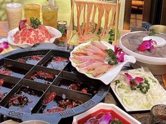 -厚山庭院重庆老火锅