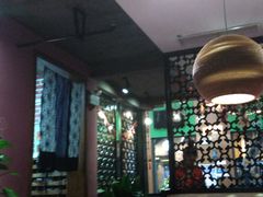 -香巴拉云南餐厅(华莱坞店)