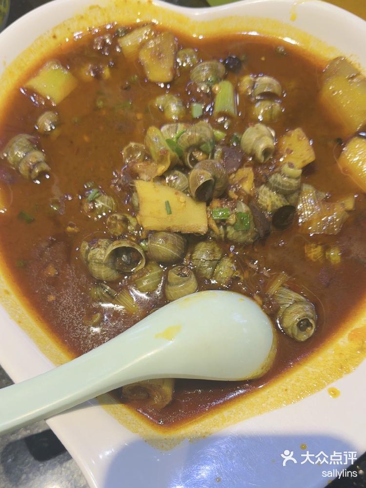 这个螺丝吃起来太好吃了 嘴巴一吸就出来了