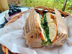 牛油果芝麻菜贝果三明治-麦田工坊(月湖店)