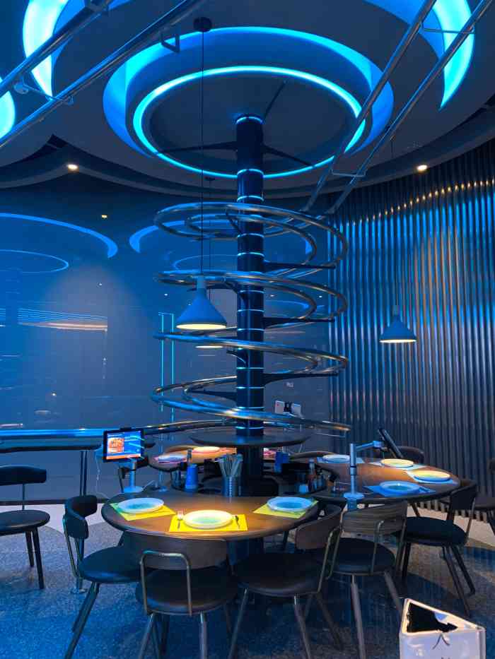 科技感十足的餐厅失重餐厅