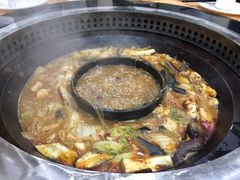 -粘豆包柴火铁锅炖