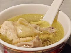 -尚尚仙·酸汤猪手·猪肚鸡火锅(华联万柳购物中心店)