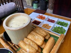 稀豆粉油条-福照楼汽锅鸡·云南菜(护国路店)