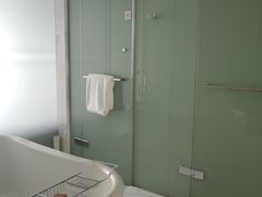 -上海滴水湖皇冠假日酒店