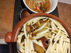 无水蒸制竹笙汽锅鸡汤-雀舞云南菜(乐客城店)