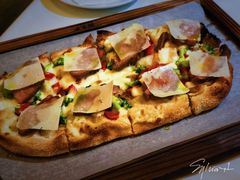新品鸭肉pinsa-卡佩罗意大利餐厅及酒吧Al Cappello Trattoria