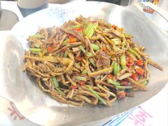 -堂瓦里·33年传统赣菜(第一街区店)