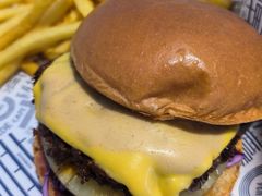 -TRIPS BURGER(大钟寺店)