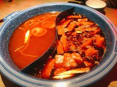重庆红油经典鸳鸯锅-王歘歘·chuǎ火锅(五道营店)