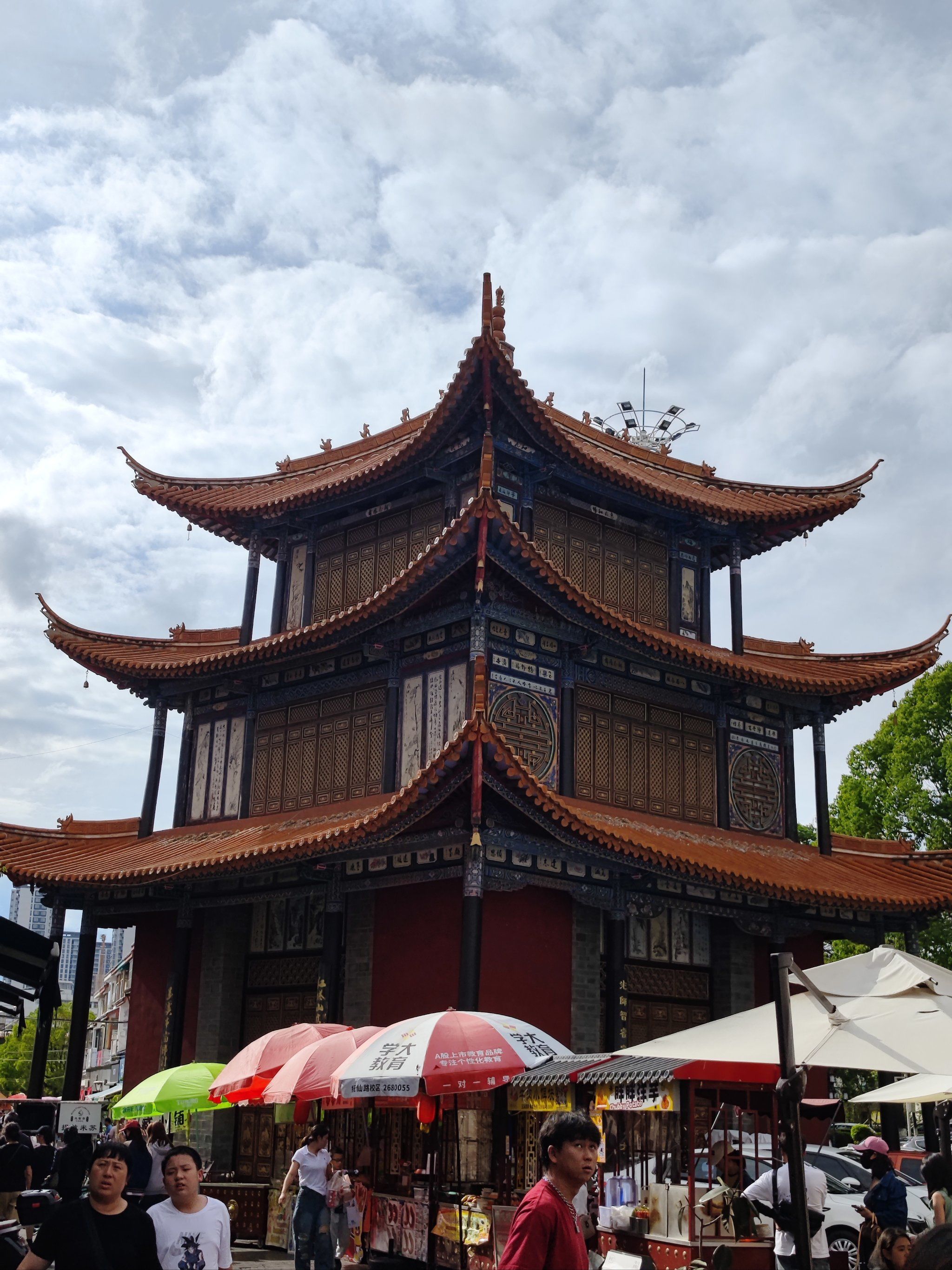 漫步在玉溪老街